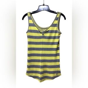 New York & Company Women Sleeveless Knit Top Gray/Yellow Size S